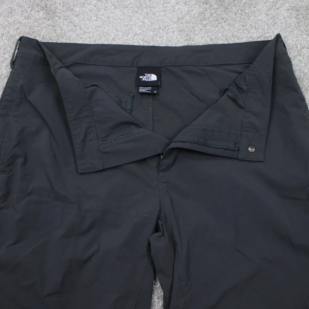 The North Face Flat Front 2 Shorts Men 36 Black Cargo Nylon Stretch w/ 9